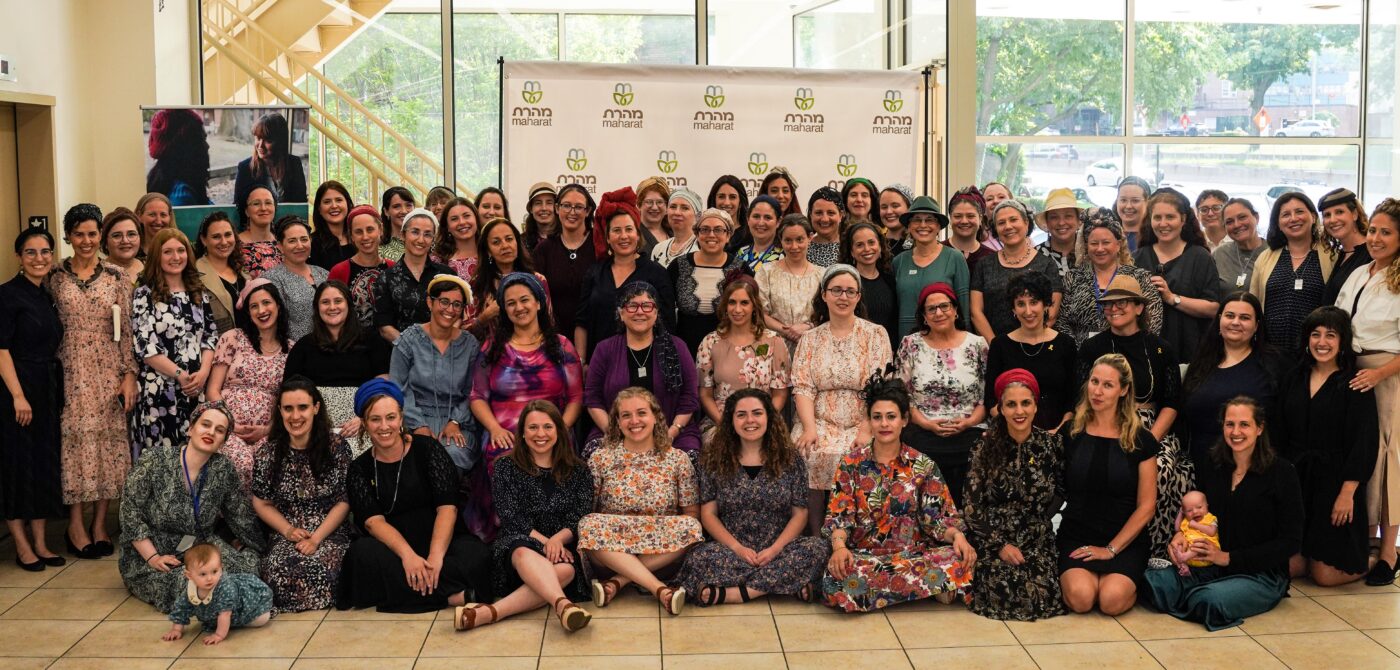 large group alumnae photo